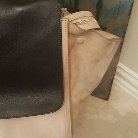 CELINE Trapeze Leather Black Taupe Handbag - Large - Picture 4 of 8